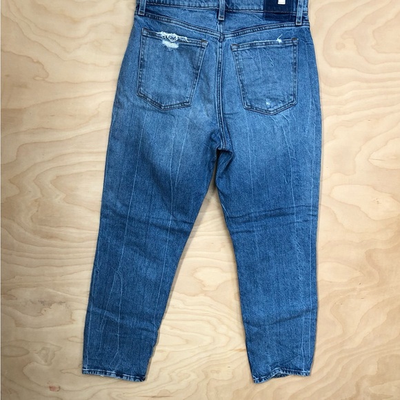 Abercrombie & Fitch High Rise Mom Jean Size 30/10. - Picture 2 of 13